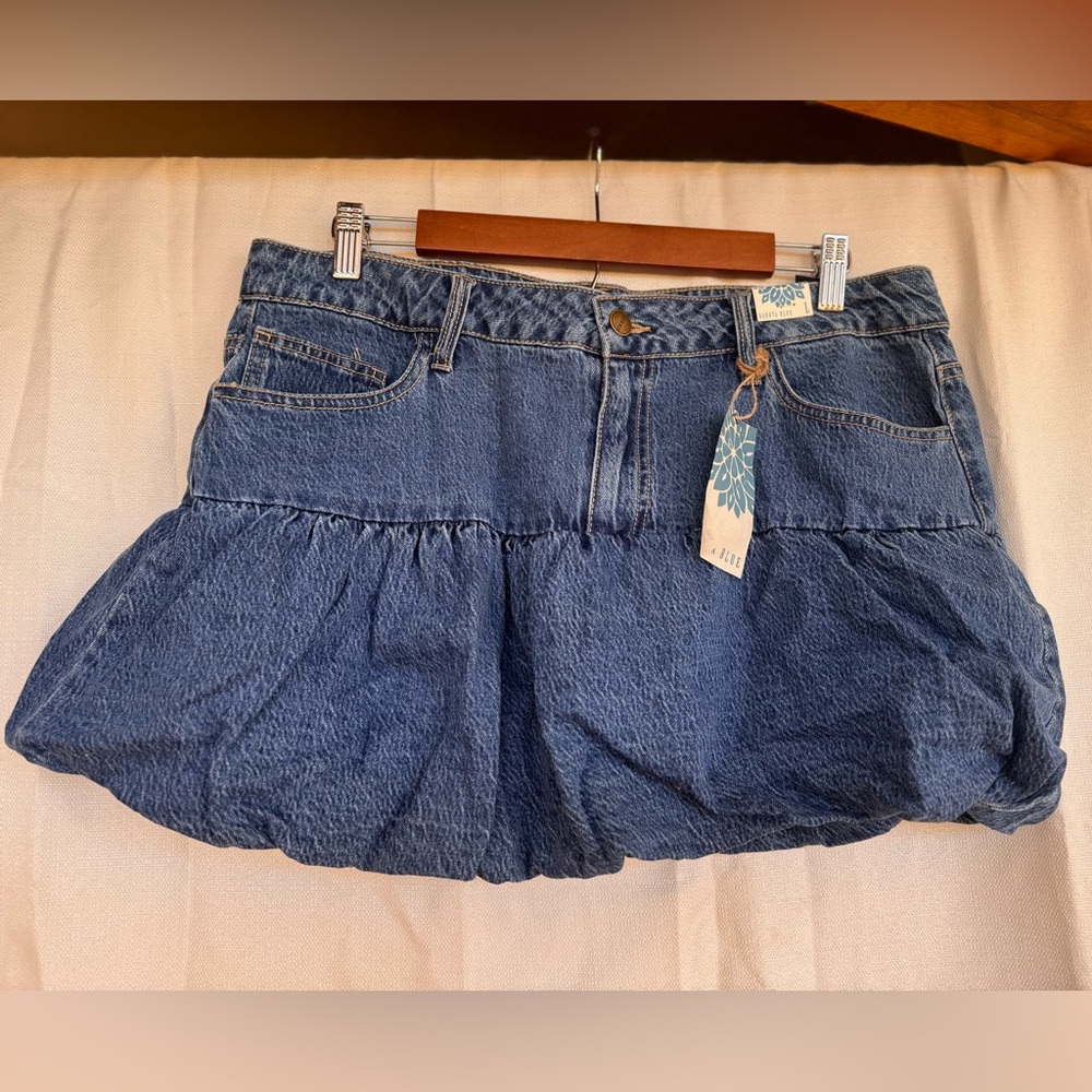 Dakota Blue Y2K Denim Bubble Hem Mini Skirt NWT Large